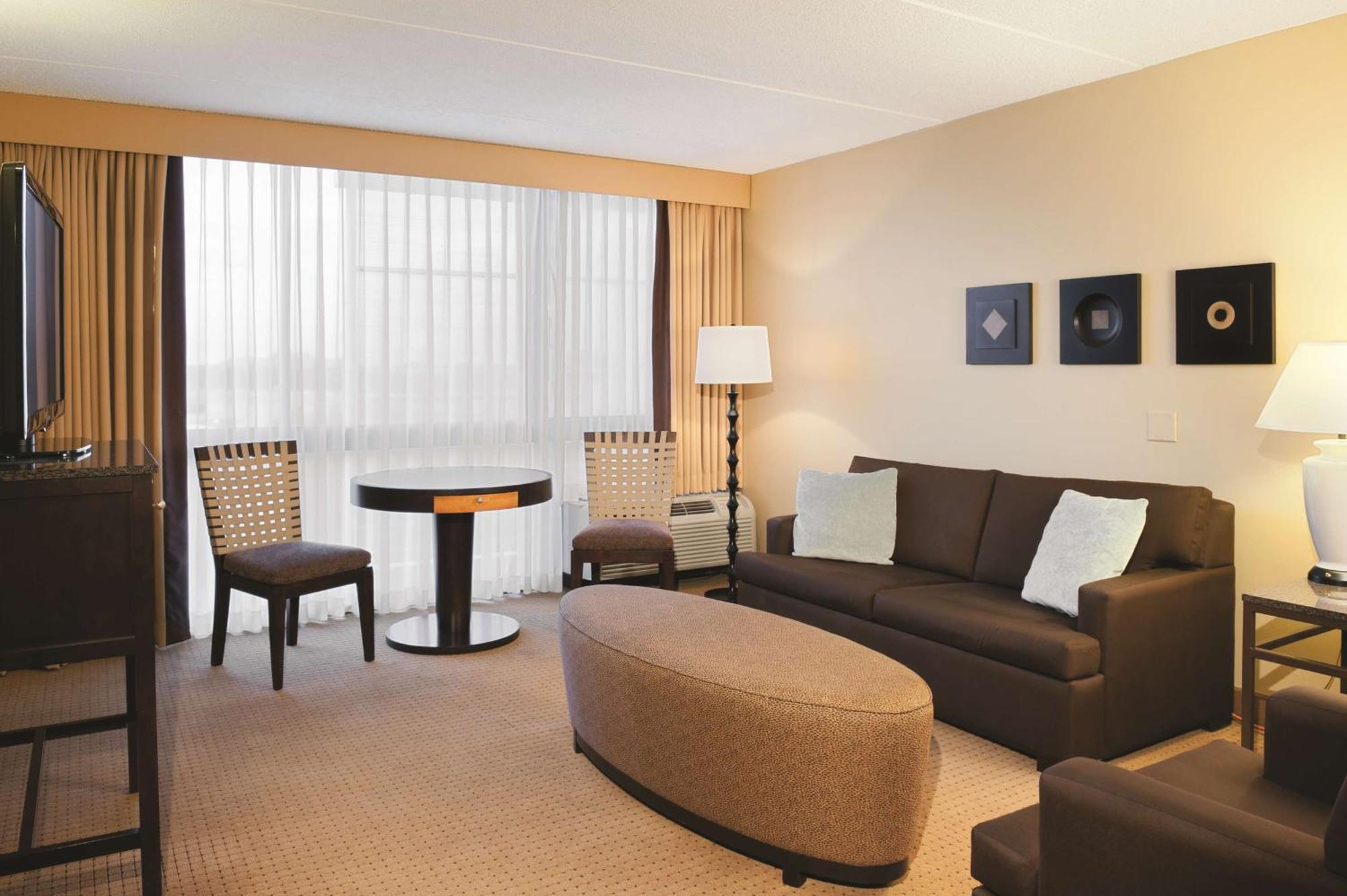 Doubletree By Hilton Chicago - Arlington Heights Hotell Eksteriør bilde