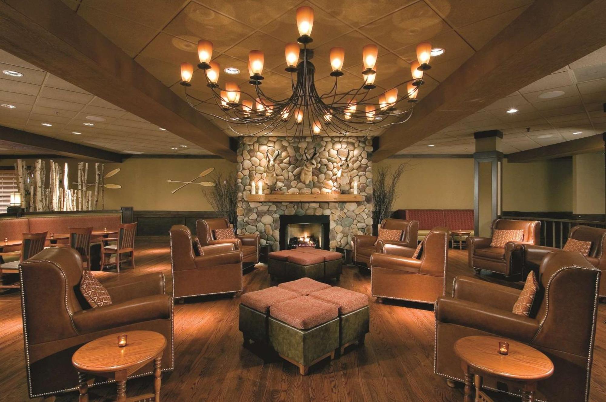 Doubletree By Hilton Chicago - Arlington Heights Hotell Eksteriør bilde